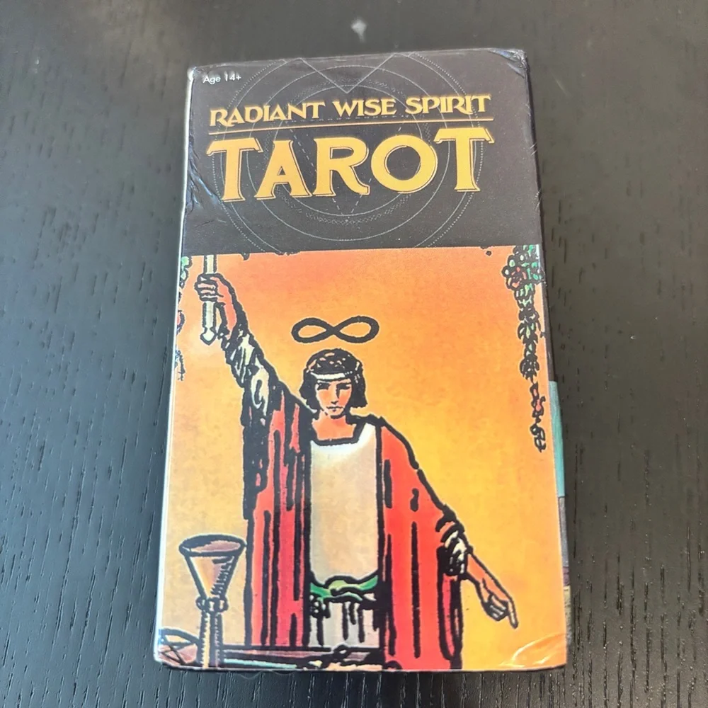 Radiant wise spirit Tarot card deck. - Picture 1 of 4